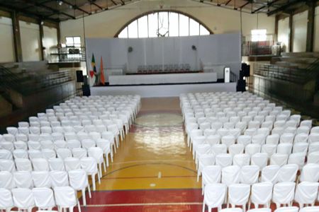 Local da posse do prefeito eleito de Divinópolis e dos 17 vereadores já está pronto para receber o público local da posse